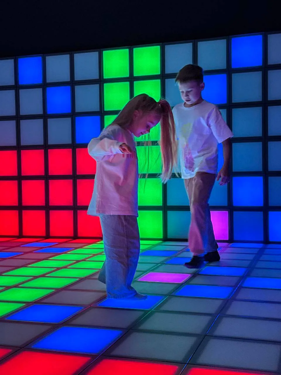 пиксельный пол игра Омск